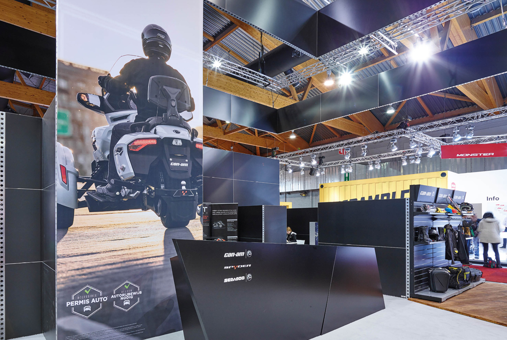 CAN-AM @ AUTOSALON 2016